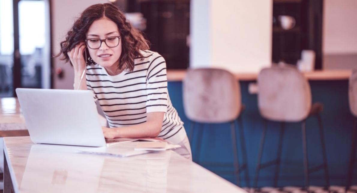 Moderne Webinar-Plattform mit interaktiven Tools